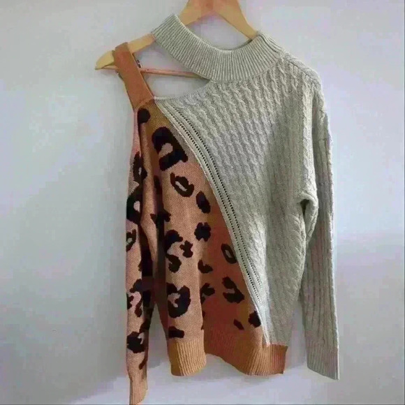 AMAZON | Women's Gray/Tan  Two-Toned Long Sleeved Cold Shoulder Sweater - Picture 6 of 6